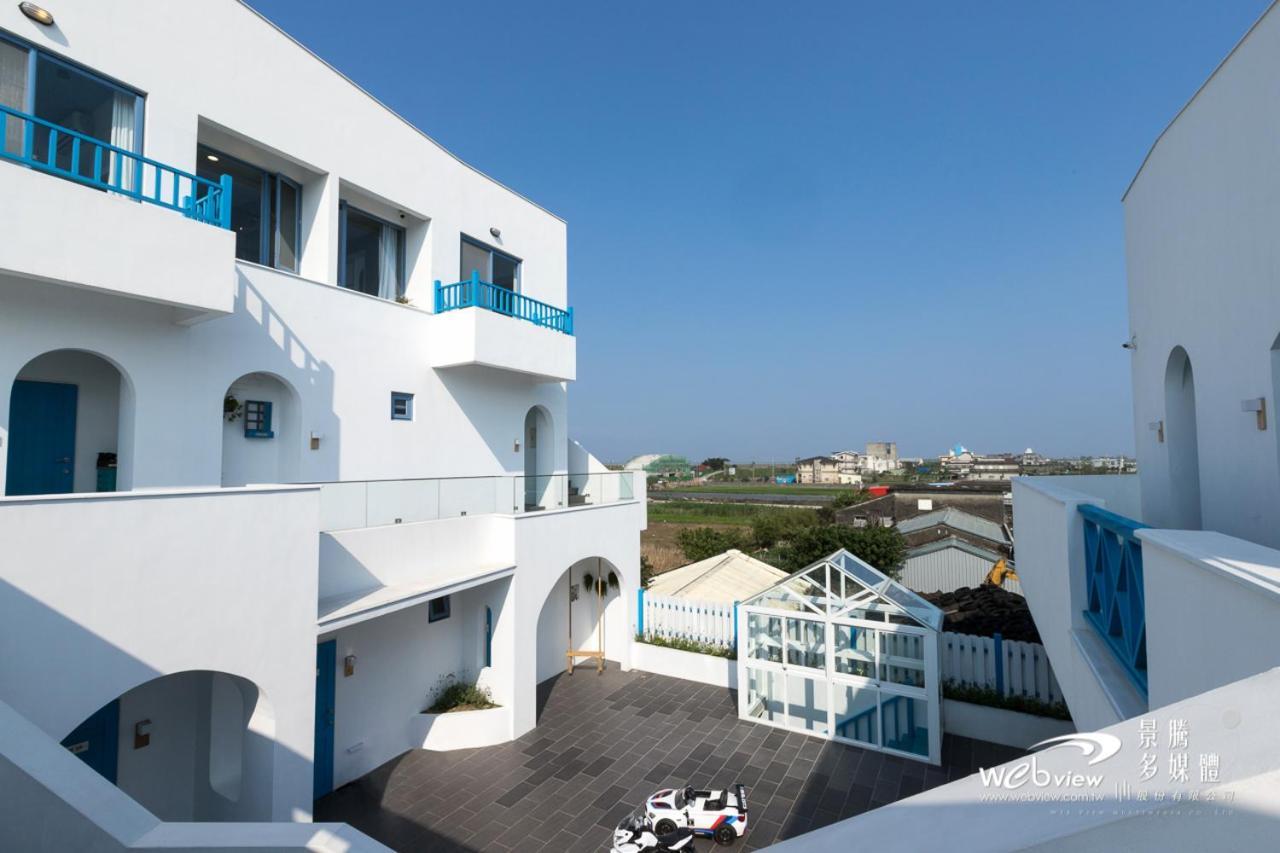 Blue White Apartment Вужие Екстериор снимка