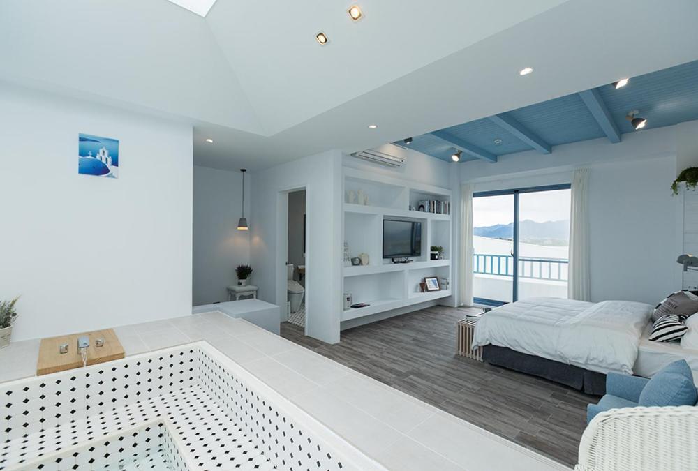 Blue White Apartment Вужие Екстериор снимка