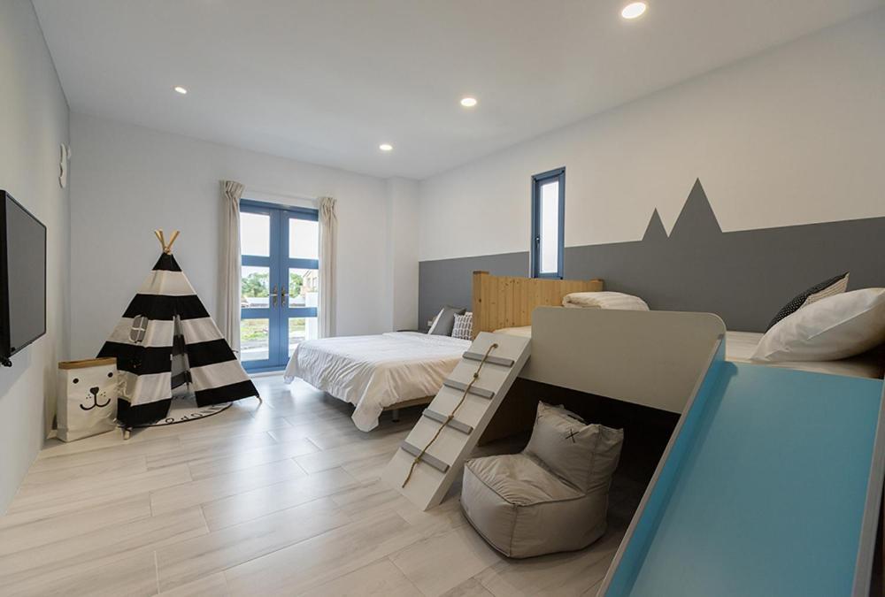 Blue White Apartment Вужие Екстериор снимка